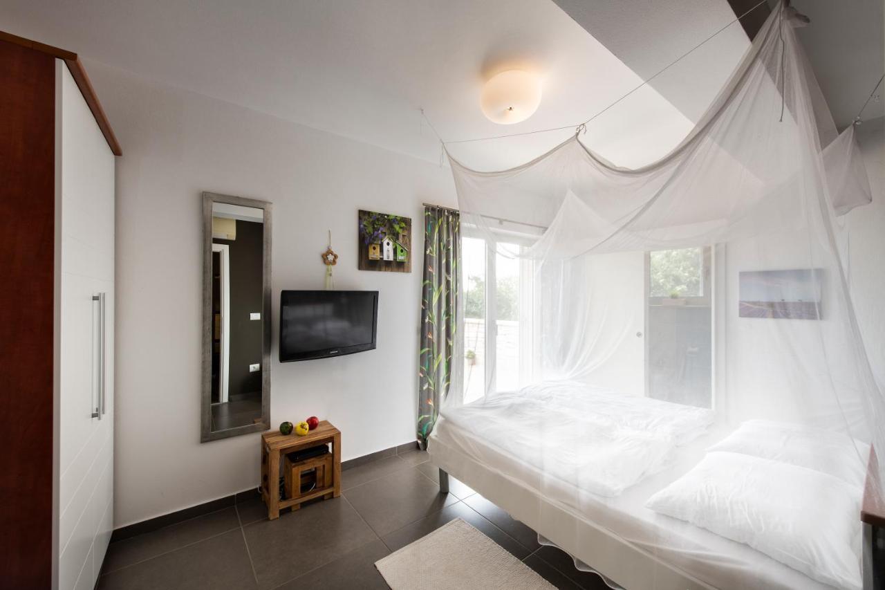 Villa Claudia Kaštelir Esterno foto