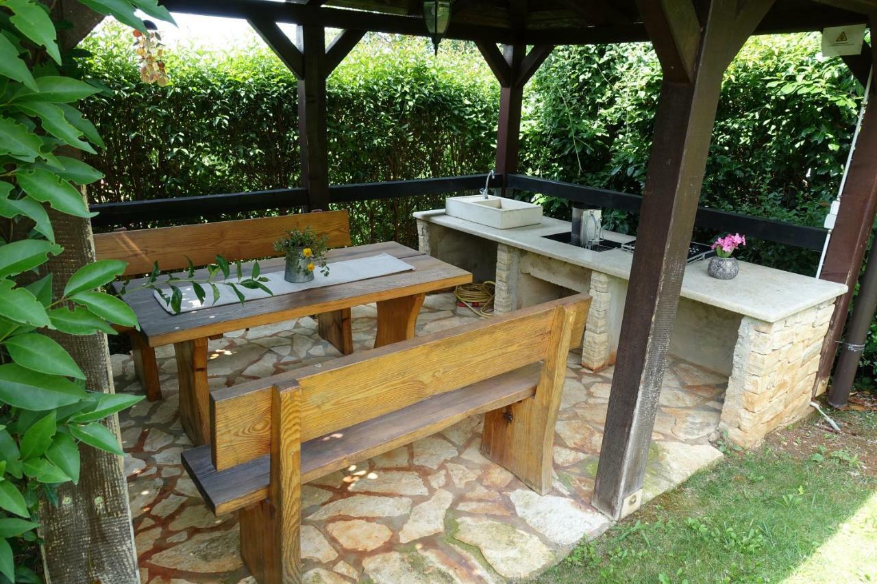 Villa Claudia Kaštelir Esterno foto